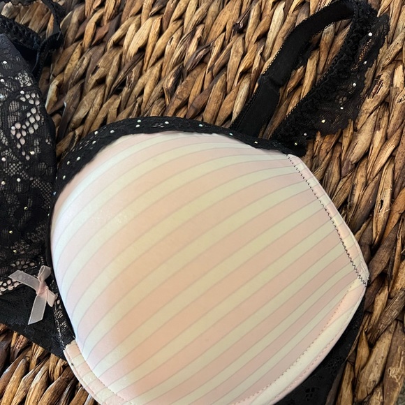 VICTORIA’S SECRET Dream Angel Push Up Bra 💕 Size 34DD - Picture 2 of 5